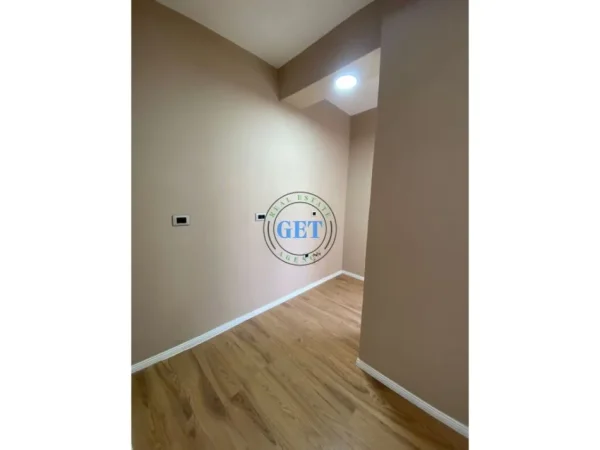 Durres, jepet me qera apartament 2+1 Kati 2, 85 m² 400 € (Spitali)