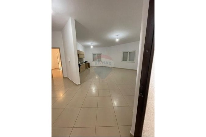 Tirane, jepet me qera apartament 2+1 Kati 1, 112 m² 500 € (Liqeni i Thatë)