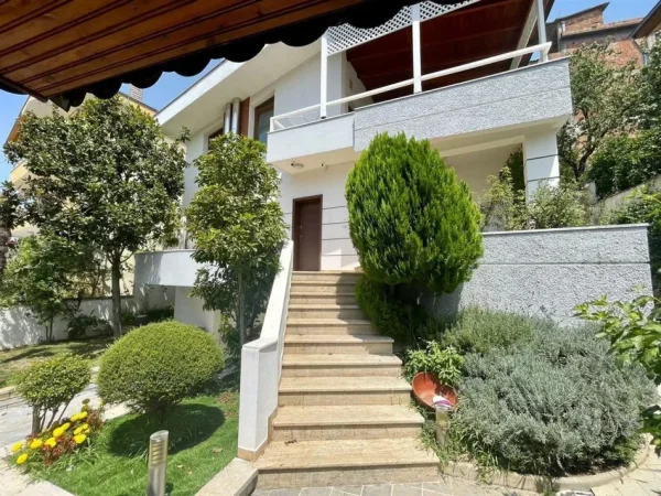 Tirane, shitet Vile 3+1+Ballkon Kati 3, 385 m² 600.000 € (prane Vilave Gjermane)