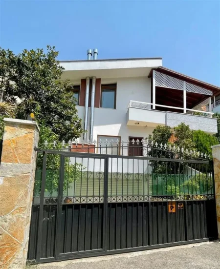 Tirane, shitet Vile 3+1+Ballkon Kati 3, 385 m² 600.000 € (prane Vilave Gjermane)