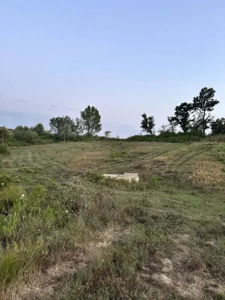 Tirane, shitet toke , 8.100 m² 202.500 € (Zall herr)