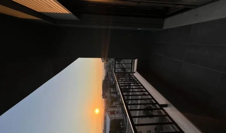 Tirane, jepet me qera apartament 2+1 Kati 7, 90 m² 650 € (KINOSTUDIO)