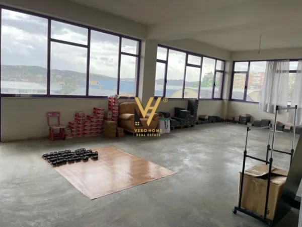 Fier, shitet ambjent biznesi Kati 0, 6.310 m² 3.000.000 € (FIER)