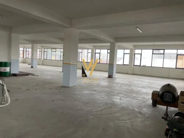 Fier, shitet ambjent biznesi Kati 0, 6.310 m² 3.000.000 € (FIER)