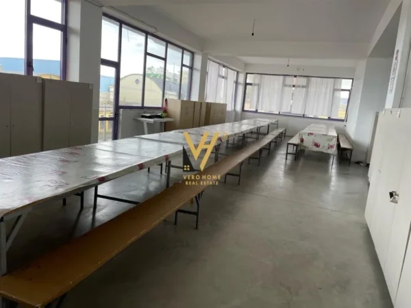Fier, shitet ambjent biznesi Kati 0, 6.310 m² 3.000.000 € (FIER)