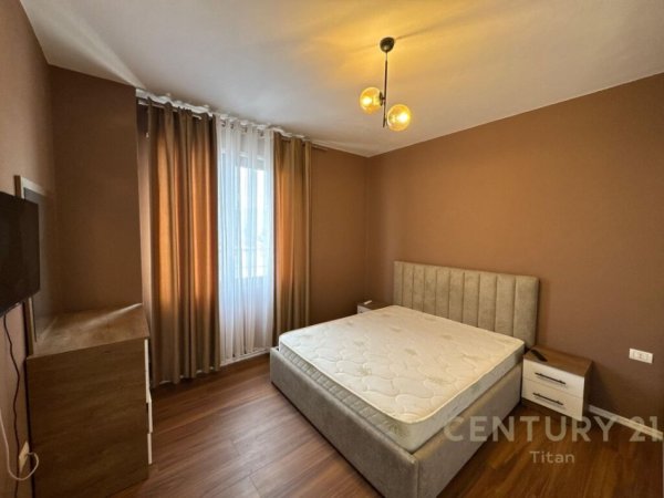 Tirane, jepet me qera apartament 2+1+Aneks+Ballkon Kati 9, 90 m² 700 € (Don bosko)