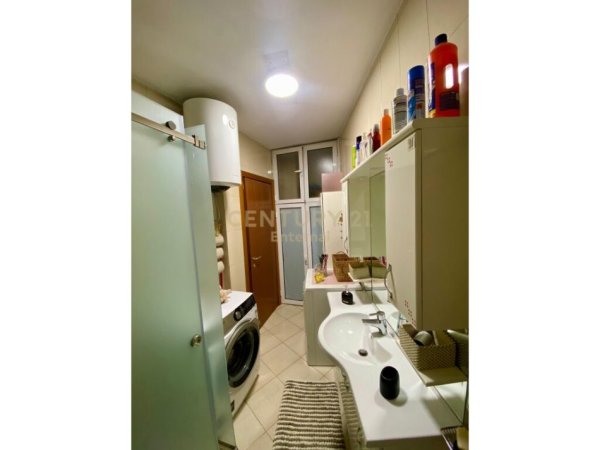 Tirane, jepet me qera apartament 1+1+Aneks+Ballkon Kati 4, 67 m² 700 € (Air Albania)