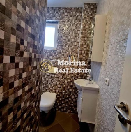 Tirane, jepet me qera apartament 3+1 Kati 3, 120 m² 800 € (Rruga Kavajes)