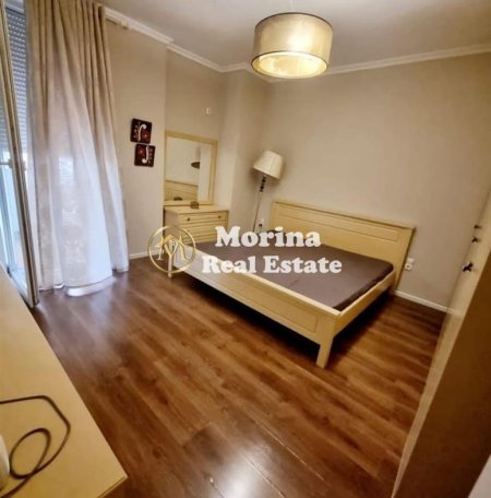 Tirane, jepet me qera apartament 3+1 Kati 3, 120 m² 800 € (Rruga Kavajes)