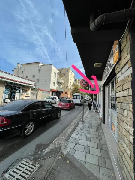 Tirane, jepet me qera dyqan Kati 0, 12 m² 300 € (Siri kodra)
