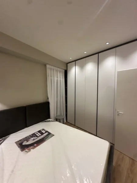 Tirane, jepet me qera apartament 1+1+Ballkon Kati 7 (Pashko Hysa)