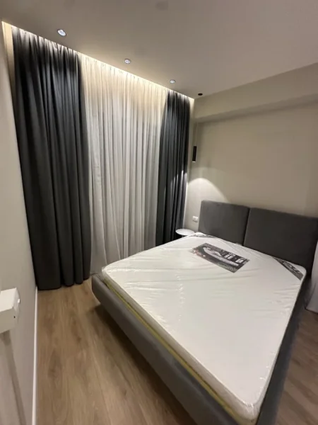 Tirane, jepet me qera apartament 1+1+Ballkon Kati 7 (Pashko Hysa)