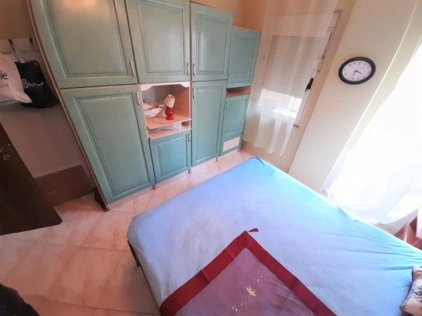 Tirane, jepet me qera apartament 1+1+Ballkon Kati 2, 65 m² 450 € (komuna e parisit)