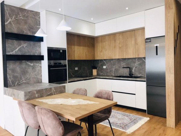 Tirane, shes apartament 3+1+Aneks+Ballkon Kati 1, 108 m² (Liqeni i Thate)