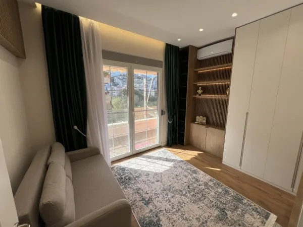 Tirane, shes apartament 3+1+Aneks+Ballkon Kati 1, 108 m² (Liqeni i Thate)