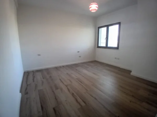 Tirane, shes apartament 1+1 Kati 5, 76 m² 150.000 € 