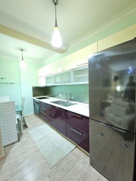 Tirane, jepet me qera apartament 1+1 Kati 2, 72 m² 800 € (Sheshi Wilson)