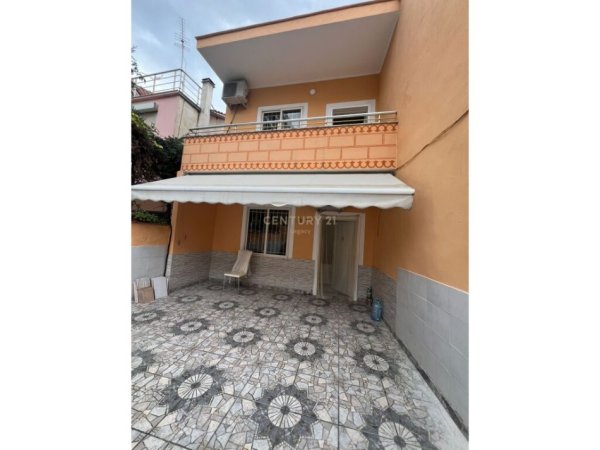 Tirane, jepet me qera apartament duplex Dublex Kati 2, 100 m² 650 € (Do bosko)