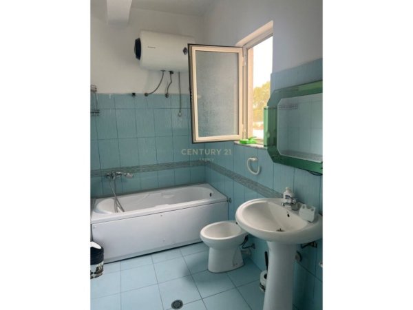 Tirane, jepet me qera apartament duplex Dublex Kati 2, 100 m² 650 € (Do bosko)