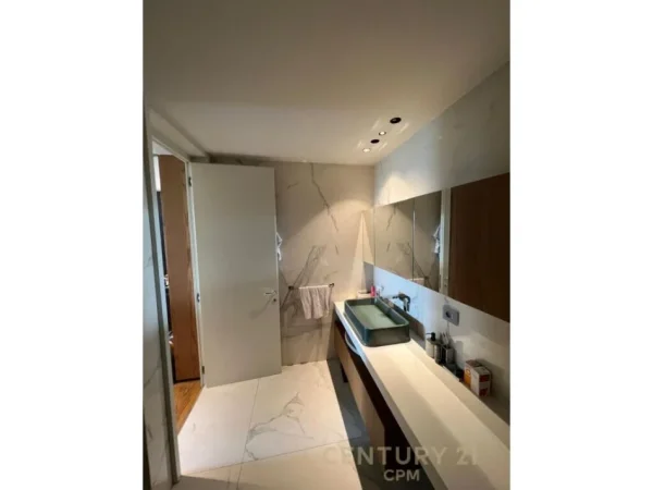 Tirane, shes apartament 2+1+Aneks+Ballkon Kati 15, 144 m² 660.000 € (Ambasador 3)