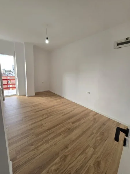 Tirane, shitet apartament 2+1+Ballkon Kati 5, 75 m² 132.001 € (Xhanfize Keko, Xhamlliku)