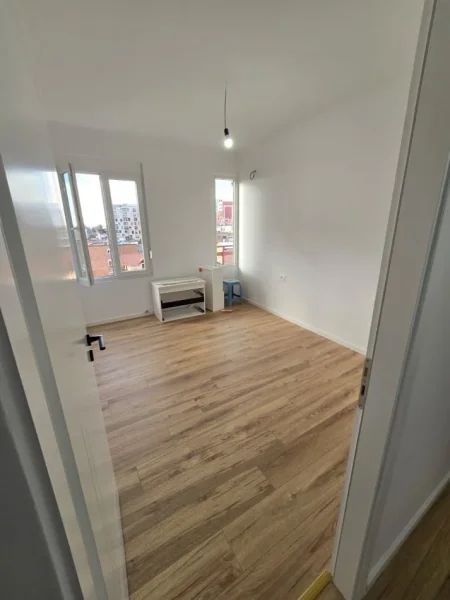 Tirane, shitet apartament 2+1+Ballkon Kati 5, 75 m² 132.001 € (Xhanfize Keko, Xhamlliku)