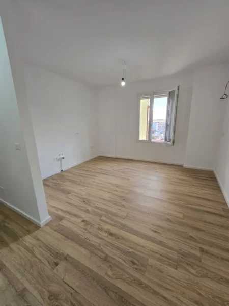 Tirane, shitet apartament 2+1+Ballkon Kati 5, 75 m² 132.001 € (Xhanfize Keko, Xhamlliku)
