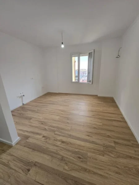 Tirane, shitet apartament 2+1+Ballkon Kati 5, 75 m² 132.001 € (Xhanfize Keko, Xhamlliku)