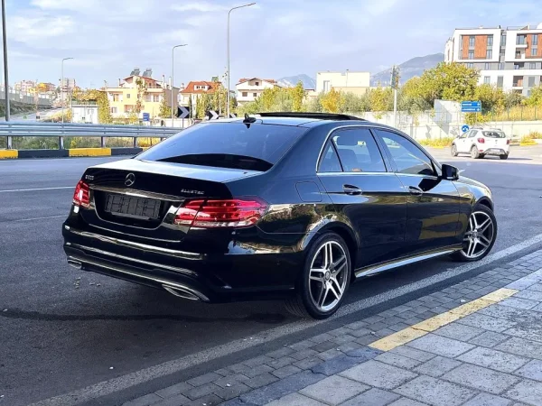 Tirane, shitet makine Mercedes Benz Nafte, e zeze automatik Kondicioner 150.000 km 18.500 €