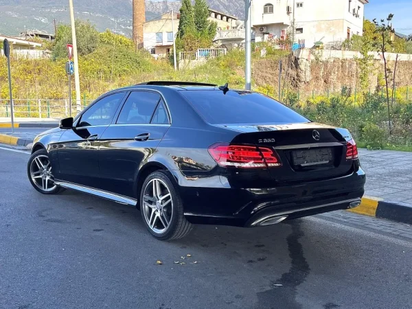 Tirane, shitet makine Mercedes Benz Nafte, e zeze automatik Kondicioner 150.000 km 18.500 €