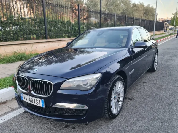 Urgjent!!! Tirane, shes BMW Seria 730D XDrive, viti 2015, 17.999 € i diskutueshem