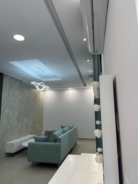 Tirane, jepet me qera apartament 1+1+Aneks Kati 2, 72 m² 500 € (rruga jordan misja)