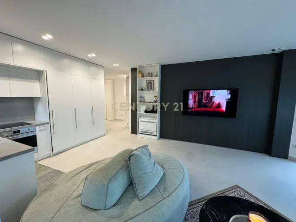 Tirane, shes apartament 2+1+Ballkon , 116 m² 270.000 € (Liqeni i Thatë)