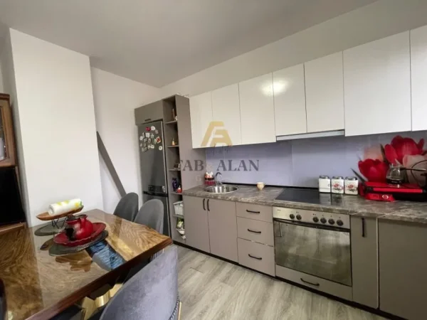 Tirane, shitet apartament 2+1+verande Kati 6, 149 m² 155.000 € (Astir)