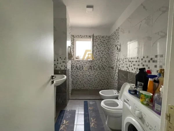 Tirane, shitet apartament 2+1+verande Kati 6, 149 m² 155.000 € (Astir)