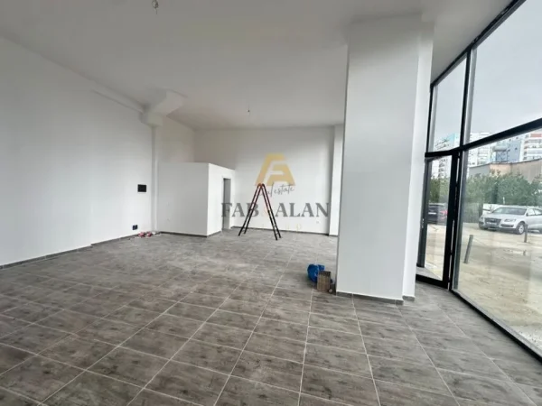 Tirane, jepet me qera ambjent biznesi Kati 0, 75 m² 650 € (Ish Fusha e Aviacionit)