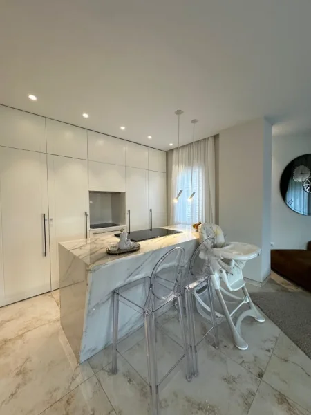 Tirane, shitet apartament 2+1 Kati 1, 117 m² 270.000 € (Liqeni i Thate)