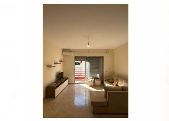 Tirane, jepet me qera apartament 1+1 Kati 3, 77 m² 400 € (KODRA E DIELLIT)