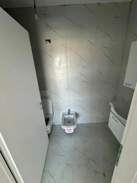 Tirane, shitet 2+1+Ballkon Kati 3, 93 m² 295.000 € (Lake View Residence , Liqeni Artificial)
