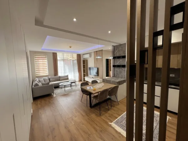 Tirane, shes apartament 2+1+Aneks+Ballkon Kati 1, 108 m² (Liqeni i Thate)