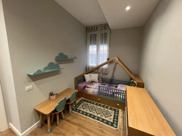 Tirane, shes apartament 2+1+Aneks+Ballkon Kati 1, 108 m² (Liqeni i Thate)