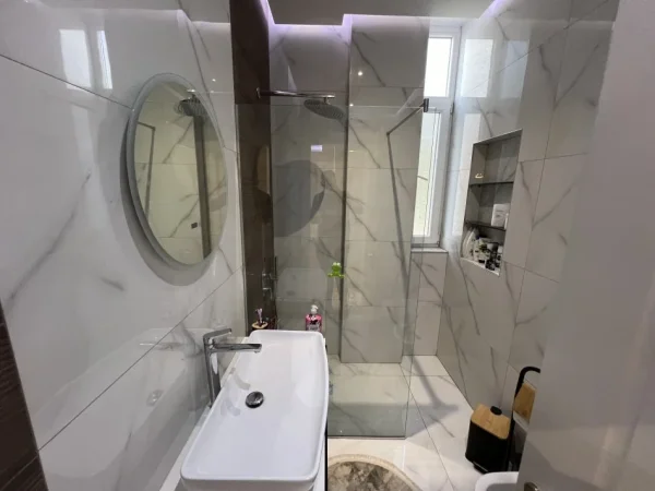 Tirane, shes apartament 2+1+Aneks+Ballkon Kati 1, 108 m² (Liqeni i Thate)