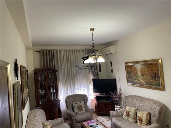 Tirane, jepet me qera apartament 2+1 Kati 6, 100 m² 680 € (HARRY FULTZ)