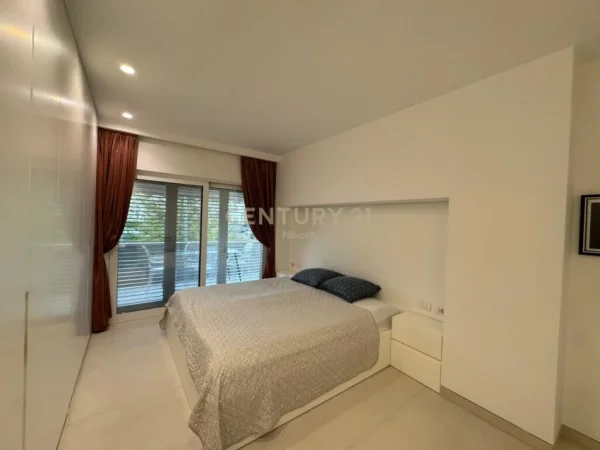 Tirane, shitet apartament 2+1 Kati 1, 116 m² 270.000 € (liqeni i thate)