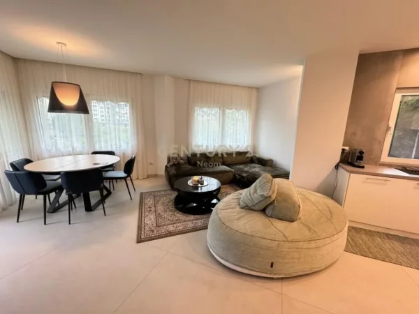 Tirane, shitet apartament 2+1 Kati 1, 116 m² 270.000 € (liqeni i thate)