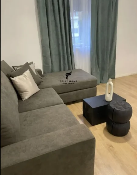 Tirane, jepet me qera apartament 2+1+Ballkon Kati 3, 88 m² 700 € (21 DHJETORI)