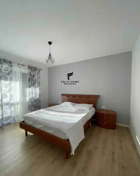 Tirane, jepet me qera apartament 2+1+Ballkon Kati 3, 88 m² 700 € (21 DHJETORI)