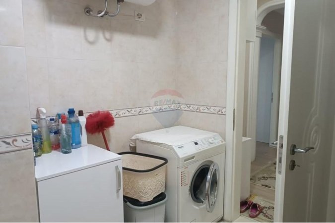 Tirane, jepet me qera apartament 2+1 , 110 m² 600 € (5maj)