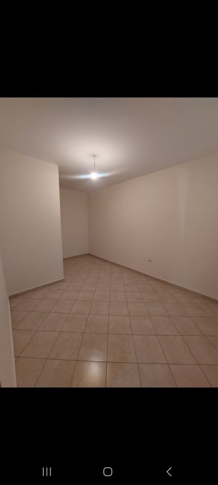Tirane, jepet me qera apartament 2+1 Kati 3, 90 m² 500 € (Don Bosko)