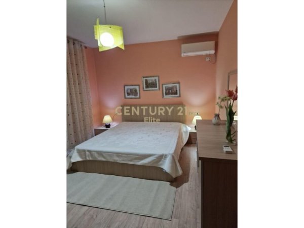 Tirane, jepet me qera apartament 1+1 Kati 2, 85 m² 750 € (bllok)